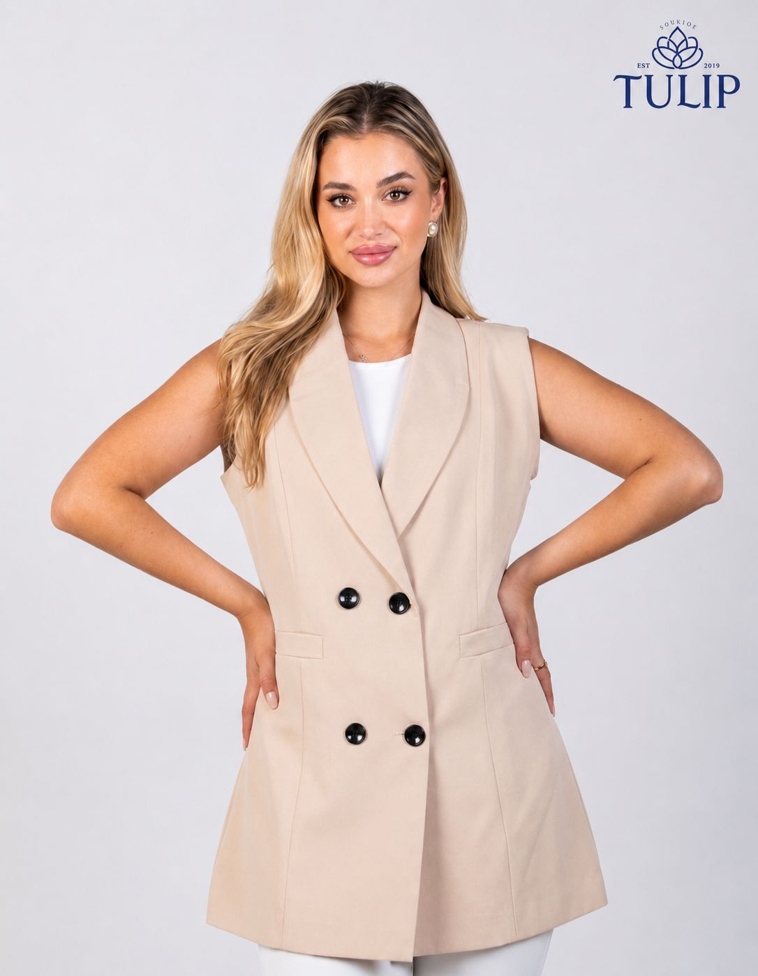 Sleeveless blazer Black bottoms