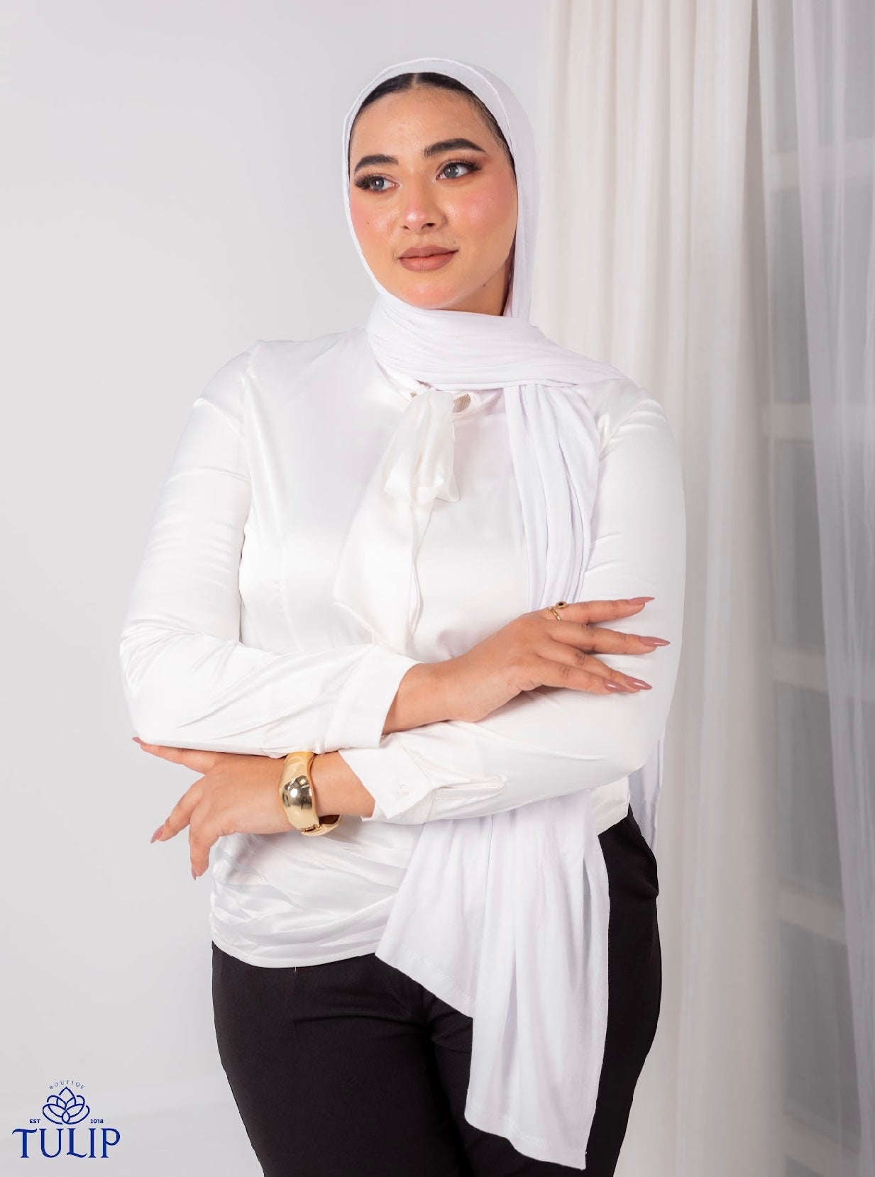 بلوزة من الساتان