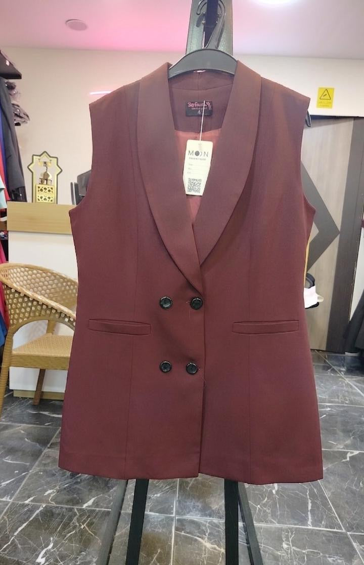 Sleeveless blazer Black bottoms