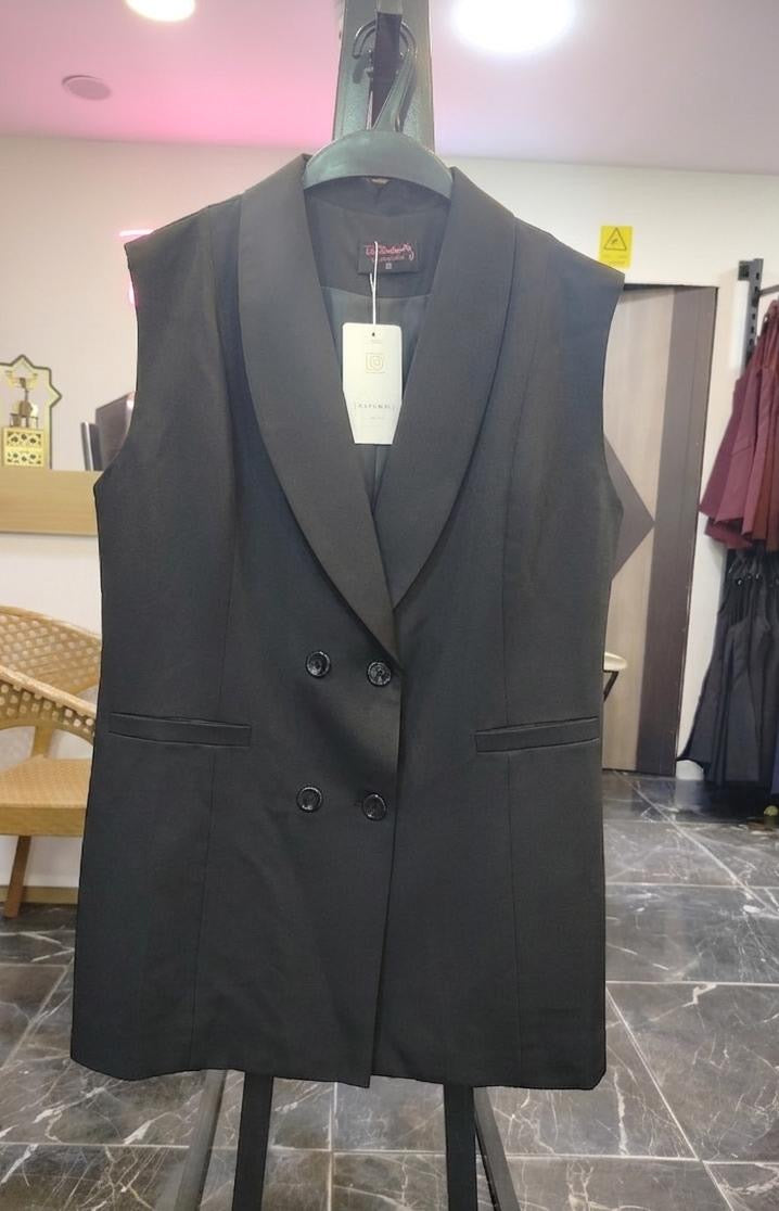 Sleeveless blazer Black bottoms