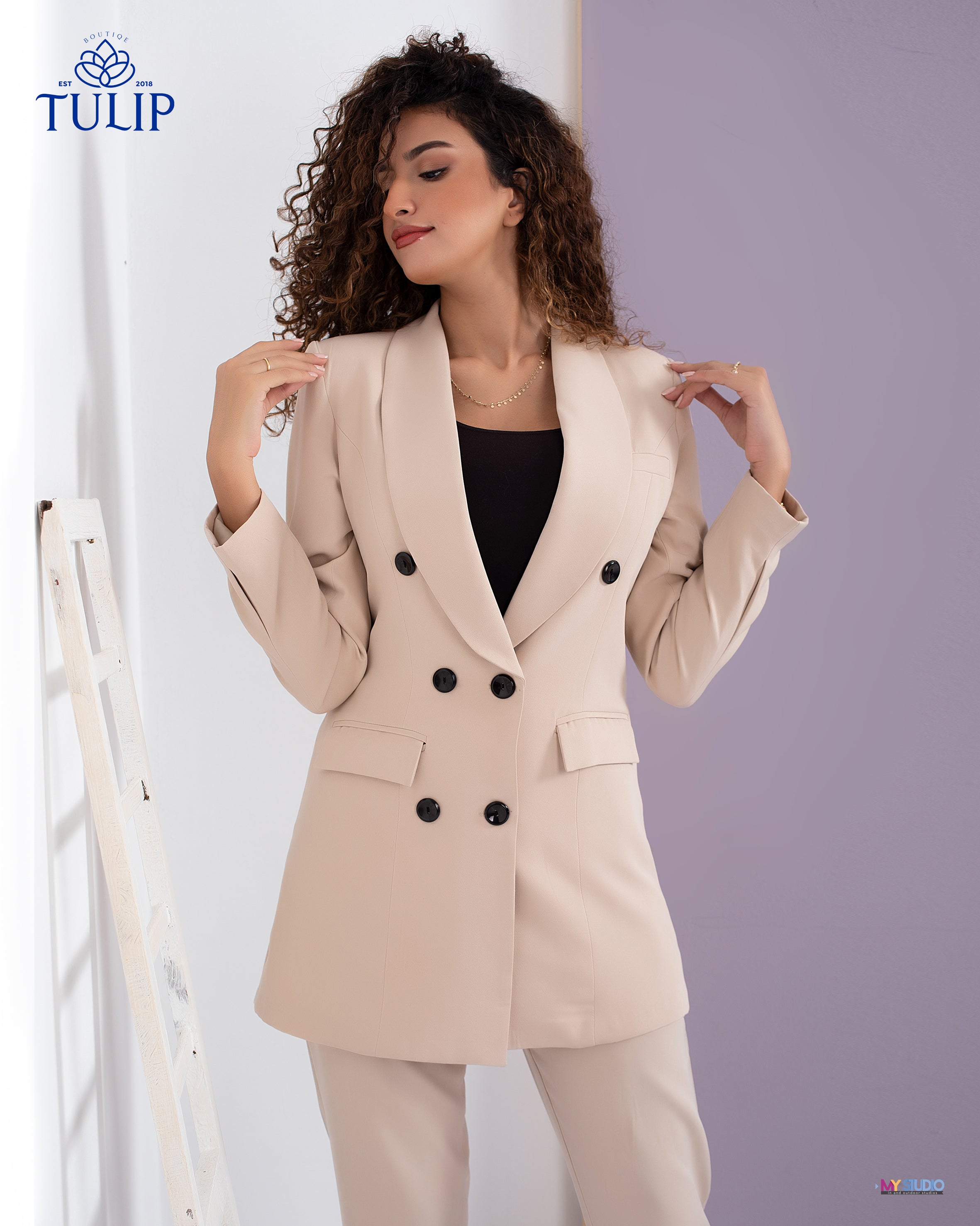 Long Blazer With Black buttons